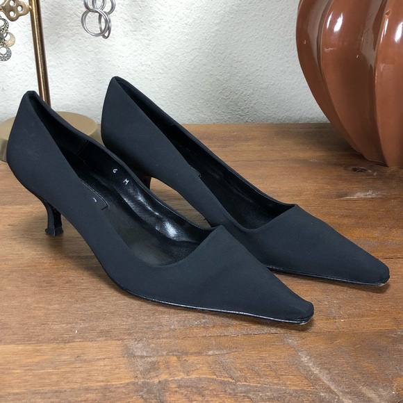 black heels covered toe